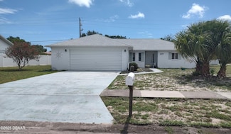 1077 Willow Wood Dr, Port Orange, FL 32129