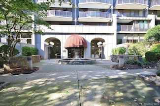15 Stewart Place Unit 1R, White Plains, NY 10603
