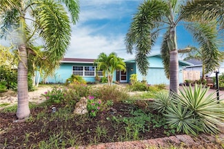 826 Monticello Ct, Cape Coral, FL 33904