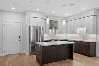 124 Highland Ave Unit 104, Somerville, MA 02143