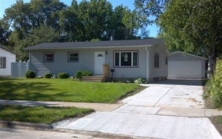 1930 Shelley Ln, Madison, WI 53704