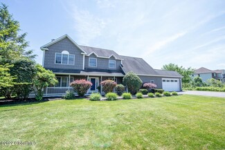 3 Oregon Trail, Waterford, NY 12188