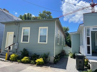 4 Ducs Ct, Charleston, SC 29403