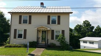498 E College St, Waynesburg, PA 15370