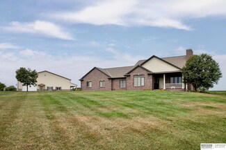 13200 E Oak Rd, Blue Springs, NE 68318