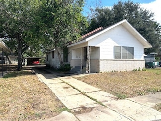 316 E Post Office St, Eagle Lake, TX 77434