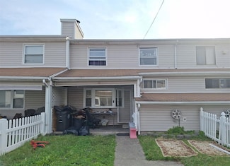 33 Marc St, Staten Island, NY 10314
