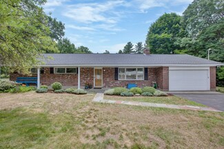 66 River Rd, Andover, MA 01810