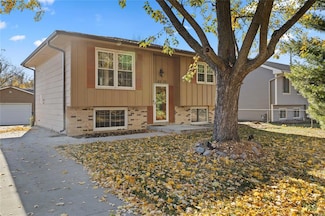 4207 Hull Ave, Des Moines, IA 50317