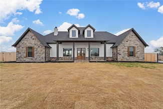 37 Pareya Dr, West, TX 76691