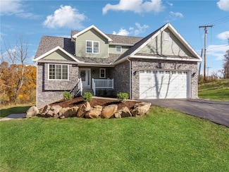 5149 Watters Rd, Lower Burrell, PA 15068