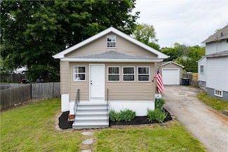 12 Broad St, Coventry, RI 02816
