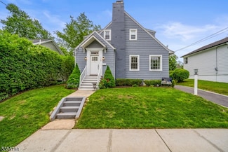 126 Center Ave, Chatham, NJ 07928