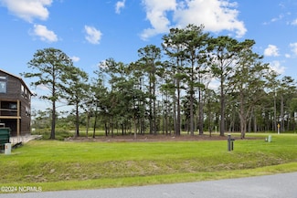 546 Avocet Dr, Beaufort, NC 28516