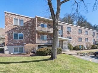 9 Jacqueline Rd Unit D, Waltham, MA 02452