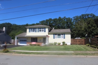 133 Deerfield Dr, Hackettstown, NJ 07840