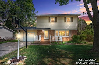 1613 Grant Ave, Grand Haven, MI 49417