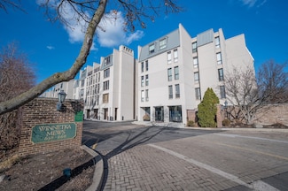 630 Winnetka Mews Unit 202, Winnetka, IL 60093