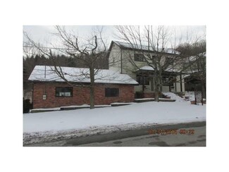 20 Indiana Ave, Avonmore, PA 15618