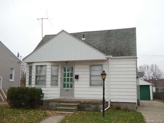 17628 Toepfer Dr, Eastpointe, MI 48021