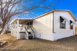 10560 S Cholla Cir, Mayer, AZ 86333
