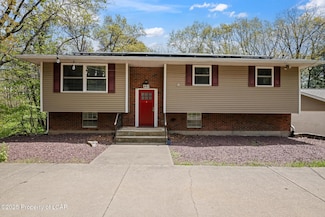 441 Weavertown Rd, Shavertown, PA 18708