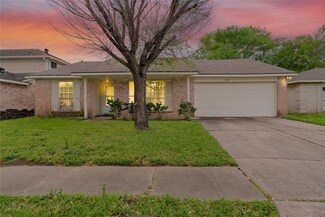 10502 Long River Dr, Sugar Land, TX 77498