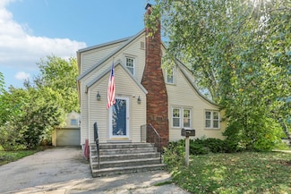 325 Warren Ave, Reedsburg, WI 53959