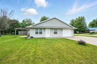 1409 N 7th Ave, Washington, IA 52353