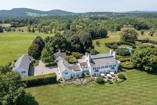406 Wells Hill Rd, Lakeville, CT 06039