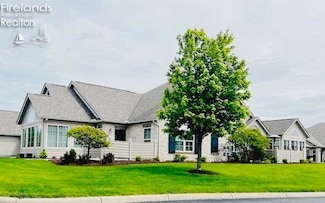 2780 N Canterbury Cir Unit A, Port Clinton, OH 43452