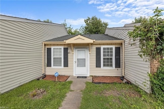 582 Peregrine St, Virginia Beach, VA 23462