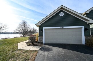 1092 Ridgefield Cir, Carol Stream, IL 60188