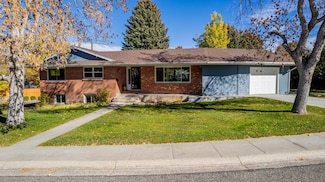 2307 Carter Ave, Cody, WY 82414