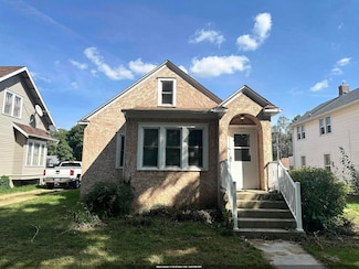 704 Locust St, Yankton, SD 57078