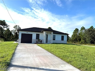902 Wabasso Ct, Lehigh Acres, FL 33974