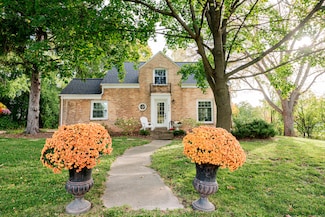 540 Crystal Ln, Elm Grove, WI 53122