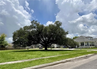 7205 Easy St, Arabi, LA 70032