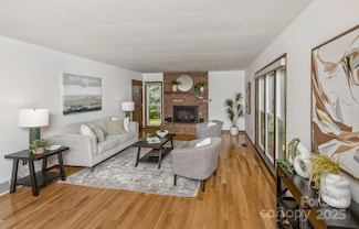27 Glen Crest Dr, Arden, NC 28704