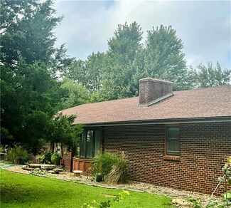 23719 Tonganoxie Dr, Leavenworth, KS 66048