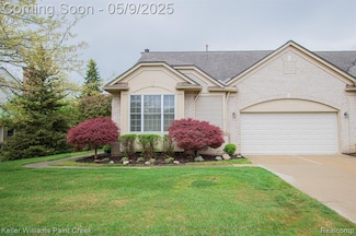 1952 Catlin Dr, Rochester, MI 48306