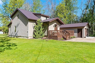 N5925 Crystal Dr, Cecil, WI 54111