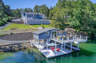 435 Buck Run Dr, Moneta, VA 24121