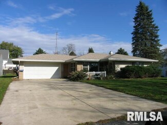 211 W Turner Ave, Toulon, IL 61483