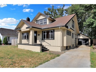 311 N 9th St, Cottage Grove, OR 97424