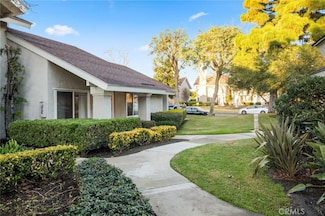 3 Mirror Lake Unit 40, Irvine, CA 92604