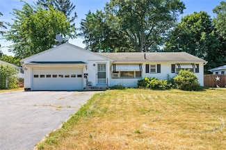 75 Everclay Dr, Rochester, NY 14616