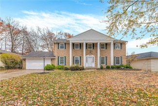 8507 Pin Oak Dr, Parma, OH 44130