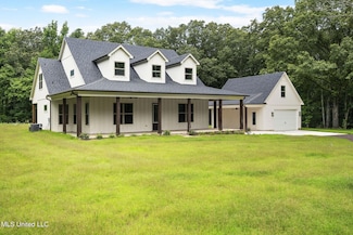563 Valentine Rd, Holly Springs, MS 38635