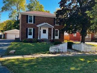 8225 Northcote Ave, Munster, IN 46321